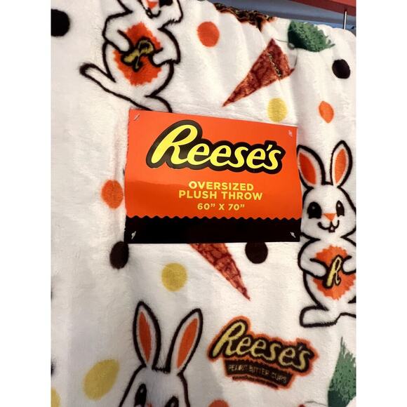 REESES Peanut Butter Cups EASTER Bunny-Oversized 60x70 Bunny & Carrots - Picture 2 of 5